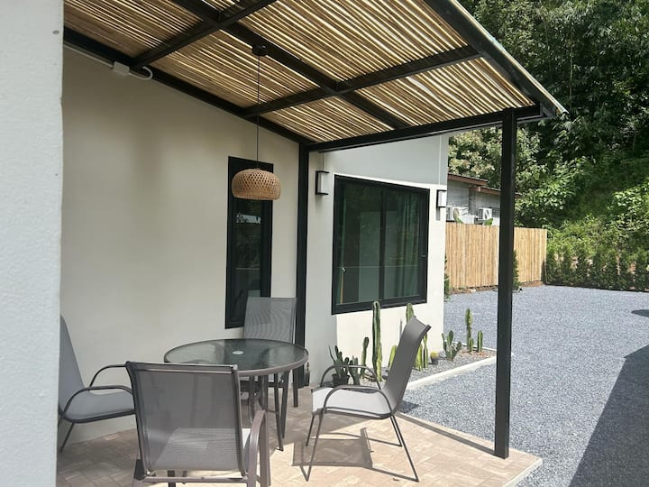 Joliés Place Family Apartment - Koh Lanta