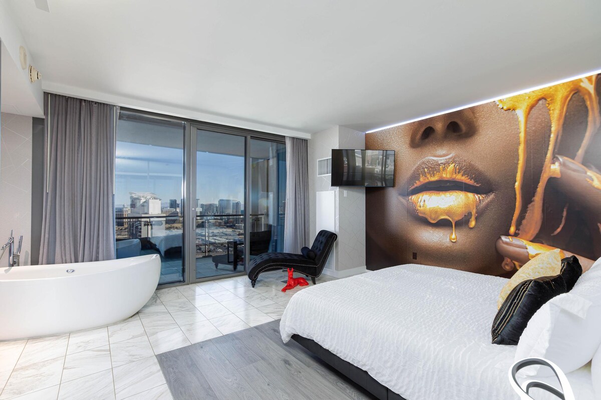 Ultra Modern Vegas Suite