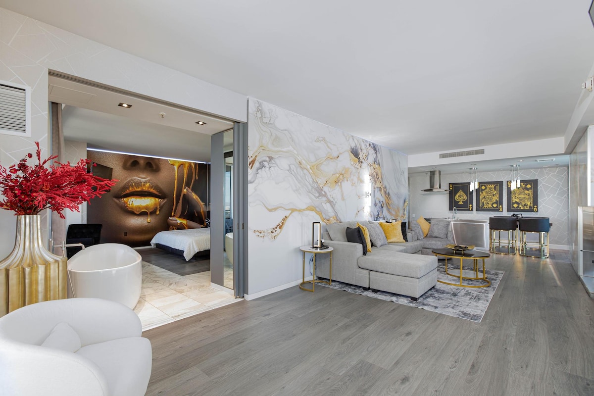 Ultra Modern Vegas Suite