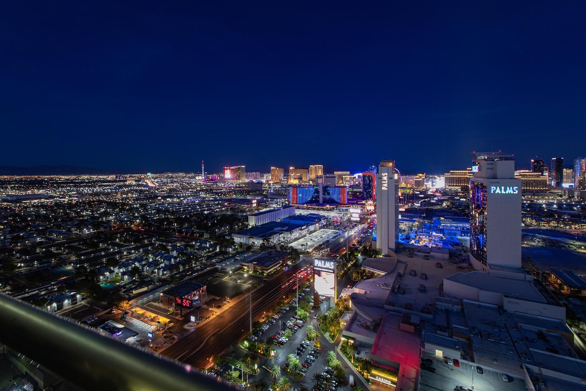 Ultra Modern Vegas Suite