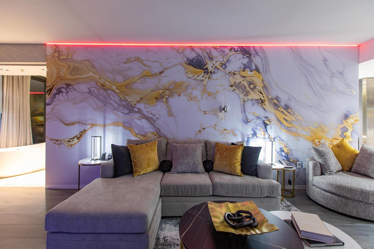 Ultra Modern Vegas Suite