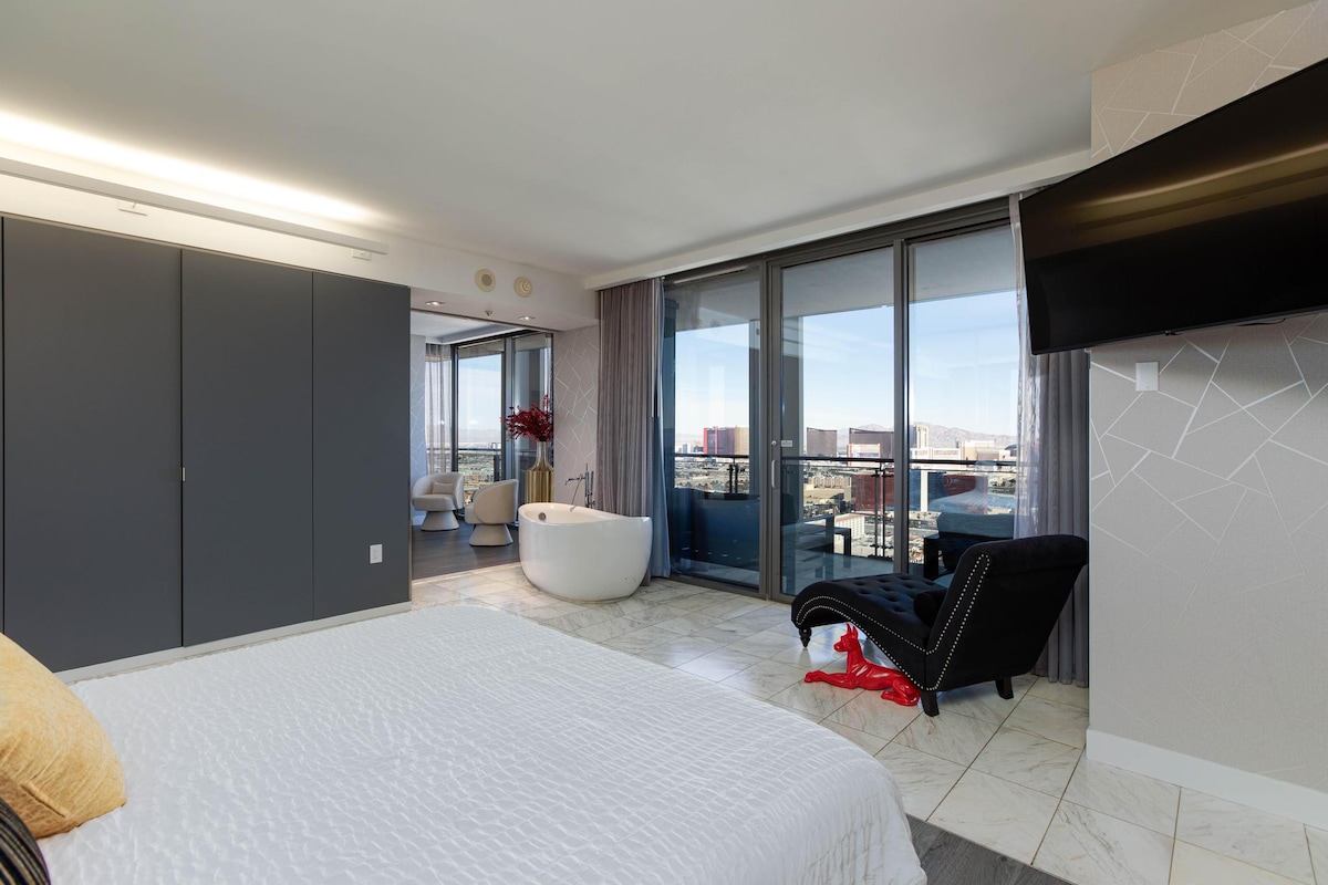 Ultra Modern Vegas Suite