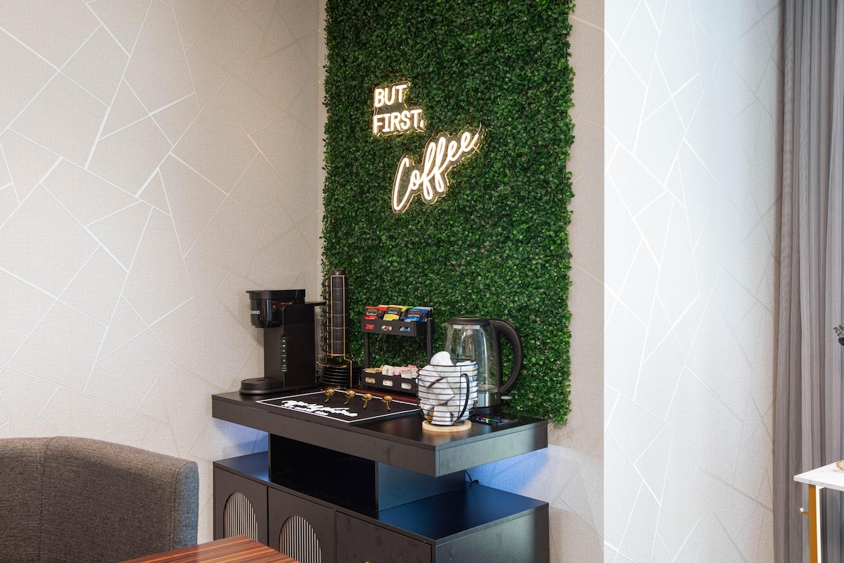 Ultra Modern Vegas Suite