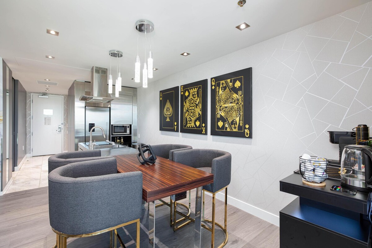 Ultra Modern Vegas Suite