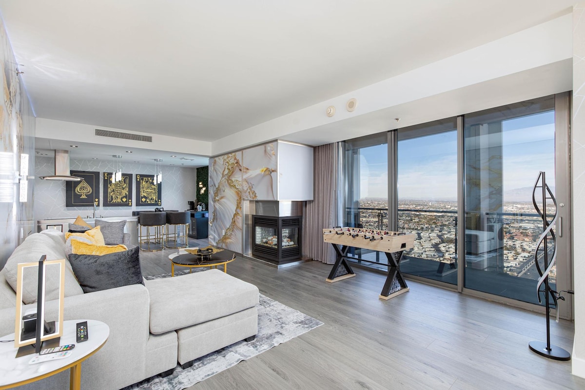 Ultra Modern Vegas Suite