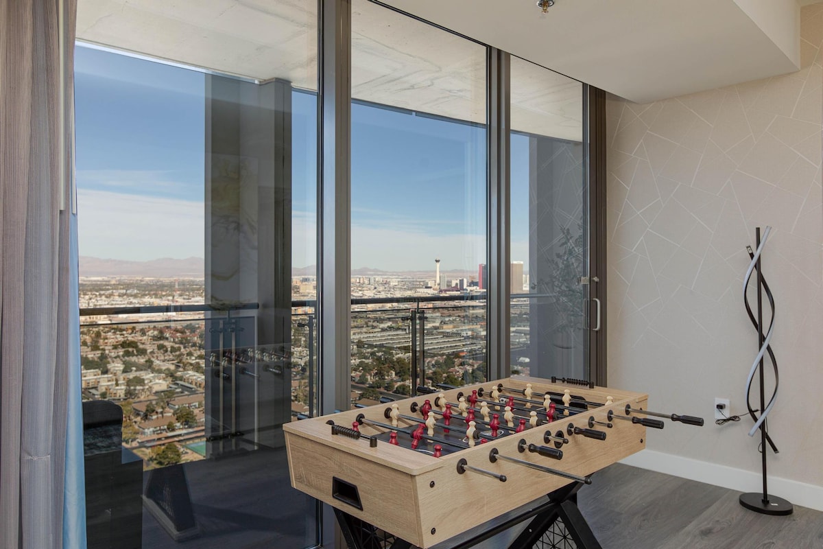 Ultra Modern Vegas Suite