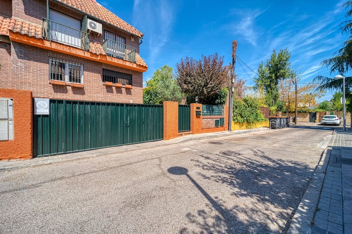 L Casa Grande 6 Habitaciones Para 26 Personas - Madrid