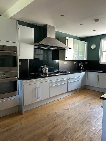 6 Double Bedroom House Hampstead Heath in Camden gallery image 5