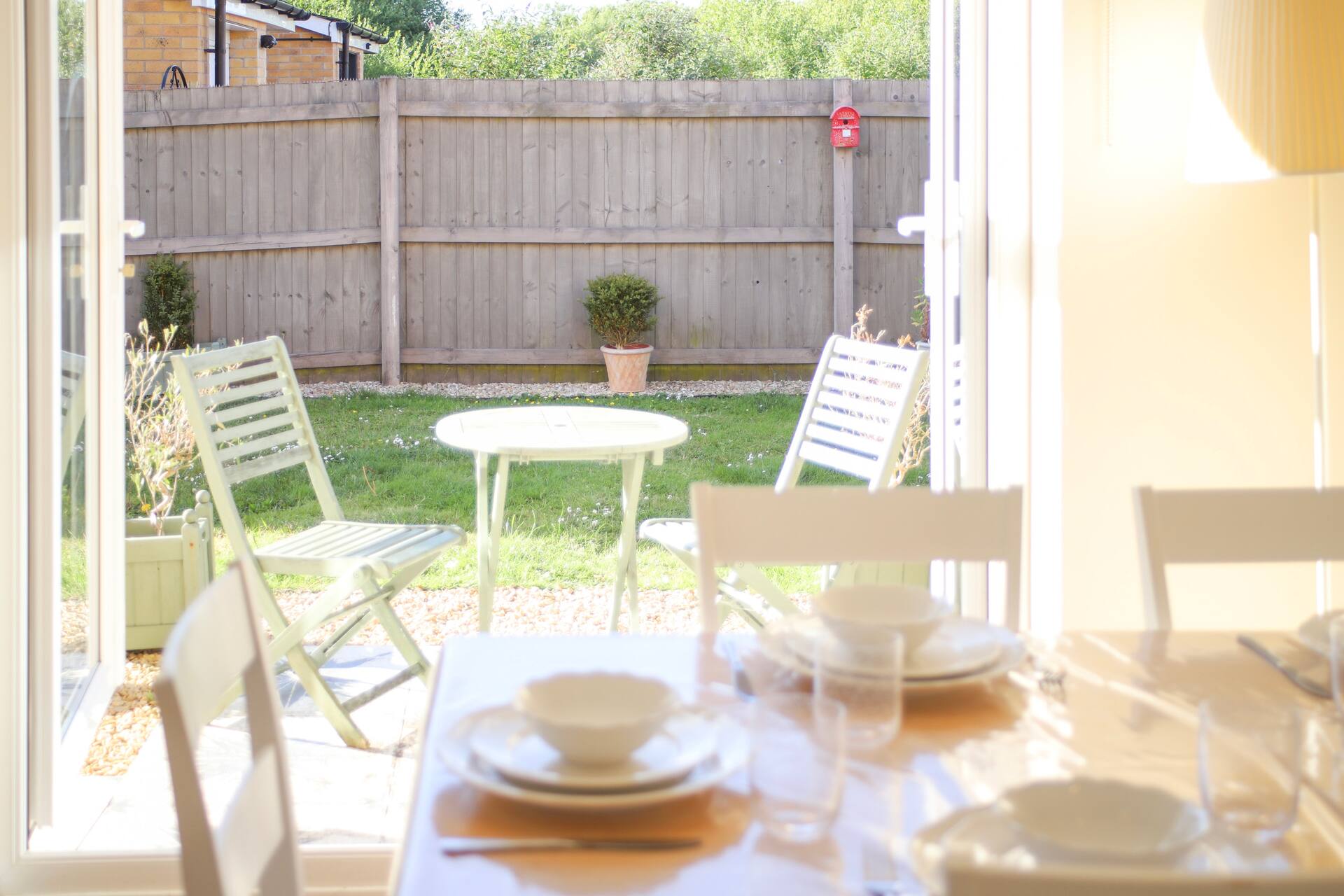 Cosy pet friendly family home with coastal views