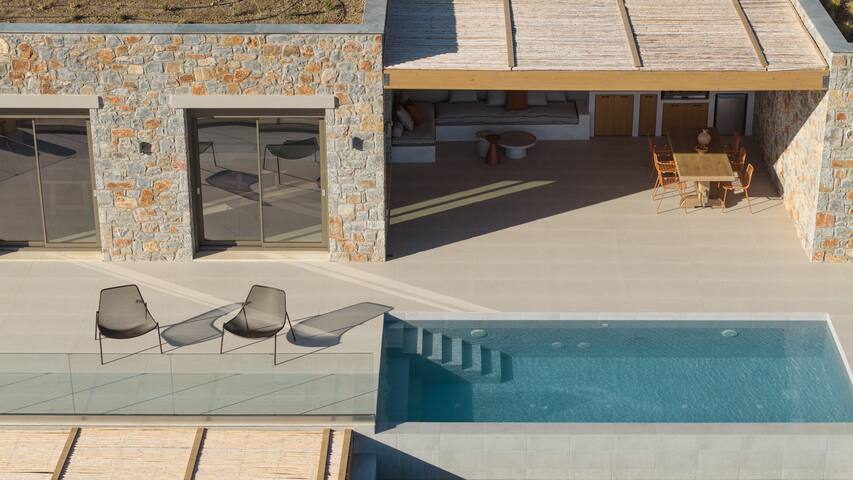 Kyma Villa, with Pool, SeaViews, close to beach gallery image 3