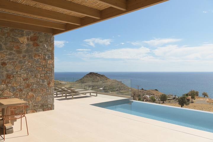 Kyma Villa, with Pool, SeaViews, close to beach gallery image 2