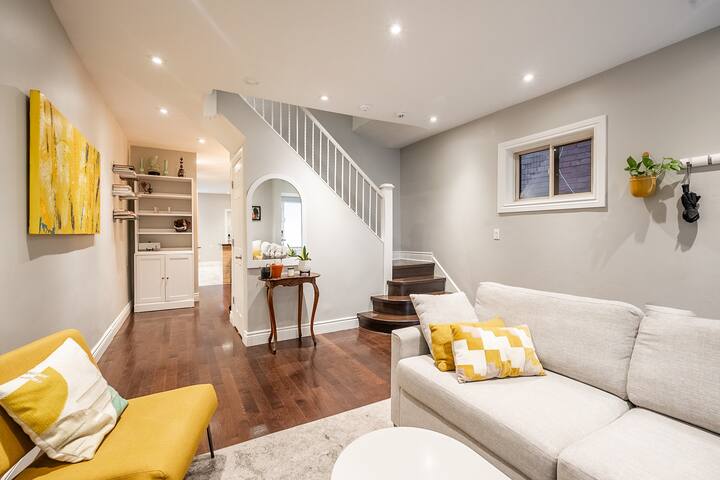 Wychwood Haven: Modern 3 bdrm gallery image 3