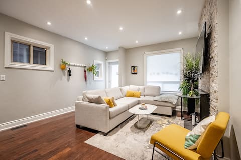 Popular Airbnb listing: Spacious 2BR Retreat • Workspace • Sleeps 6 in Toronto—St. Paul's