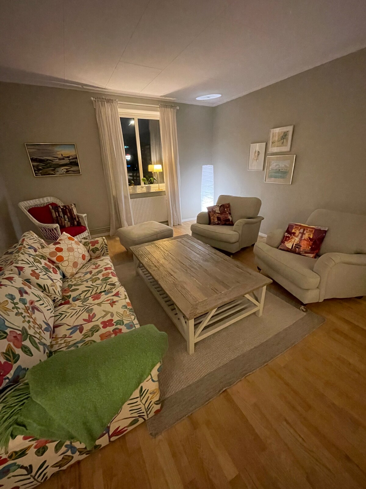 Large living room for the cozy evenings in Gothenburg.