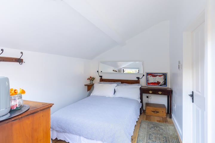 5 Min Walk To Station + Parking - Bath