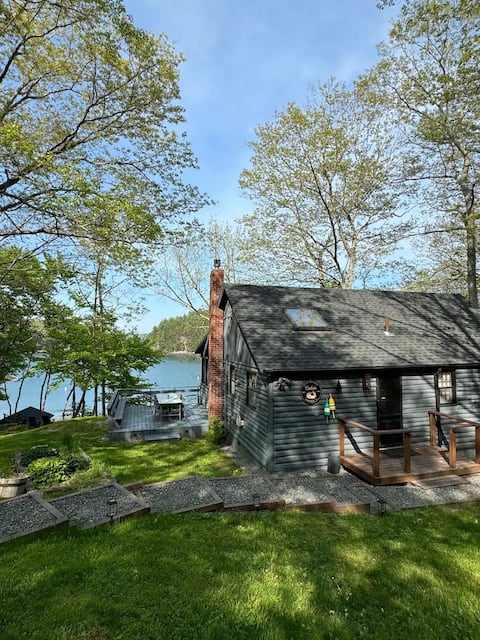 Peaceful Maine Waterfront Cabin