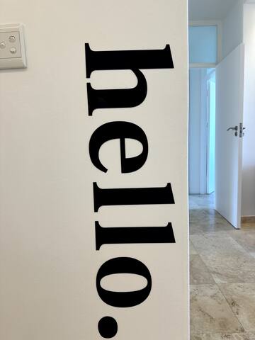 Vibrant Beachfront Getaway gallery image 2