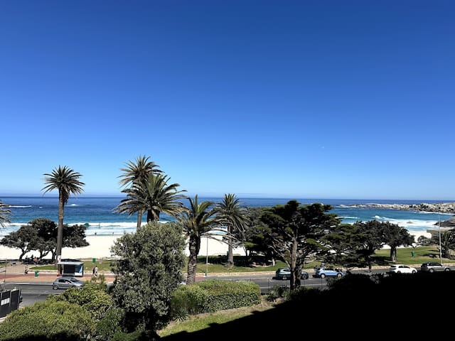 Vibrant Beachfront Getaway