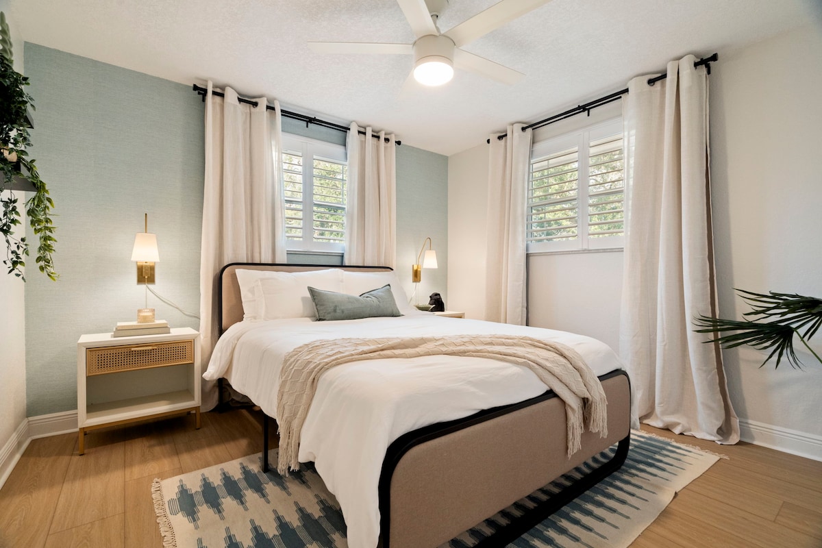 Queen Bedroom Located Upstairs