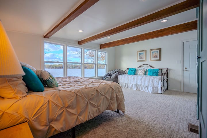 Საწოლი და ორადგილიანი საწოლი