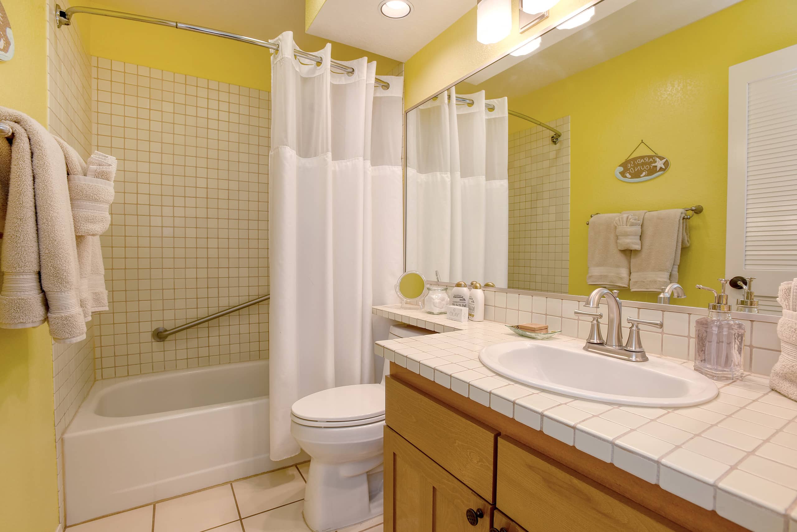 Condo in Wailea · ★4.96 · 1 bedroom · 2 beds · 2 baths - Image 14