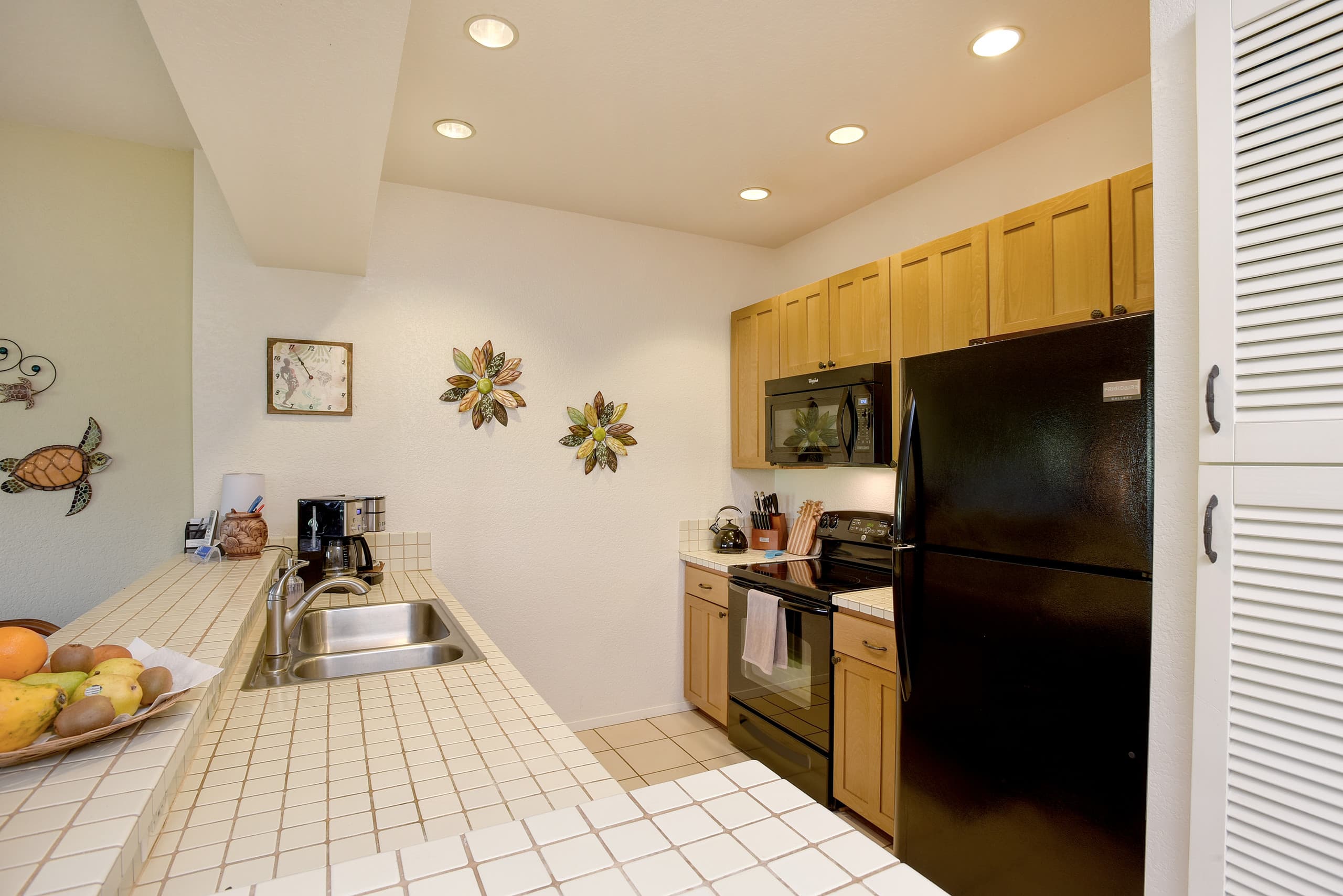 Condo in Wailea · ★4.96 · 1 bedroom · 2 beds · 2 baths - Image 8