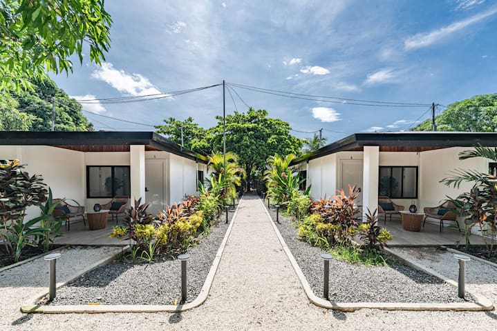 4 Villas, 16 guests, Pool, BBQ, Gated Community