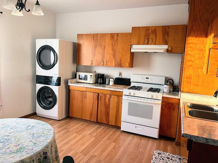 Spacious Studio - Eureka, CA