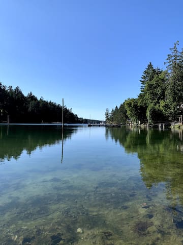 Oceanfront Cottage Galiano Island
