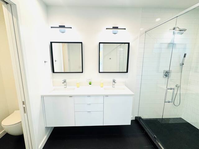 Sunshine in Seattle‒Newly built‒Walk downtown‒AC gallery image 4