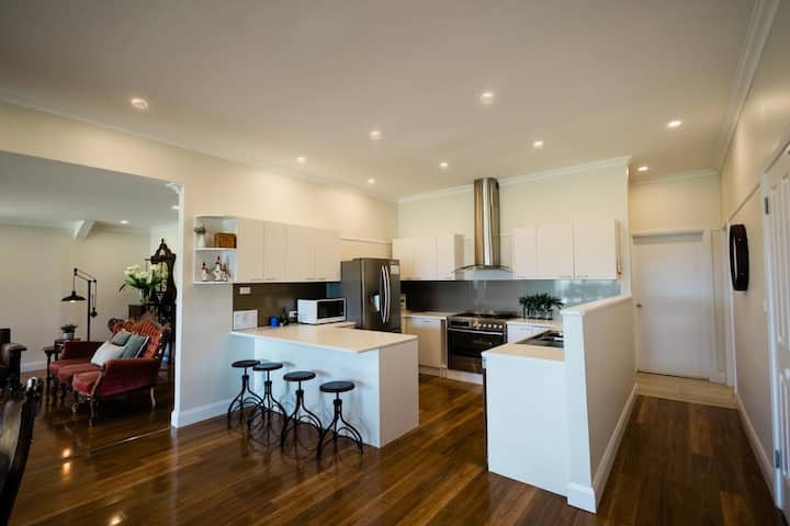 Guest House In Somersby - Australian Reptile Park, Somersby