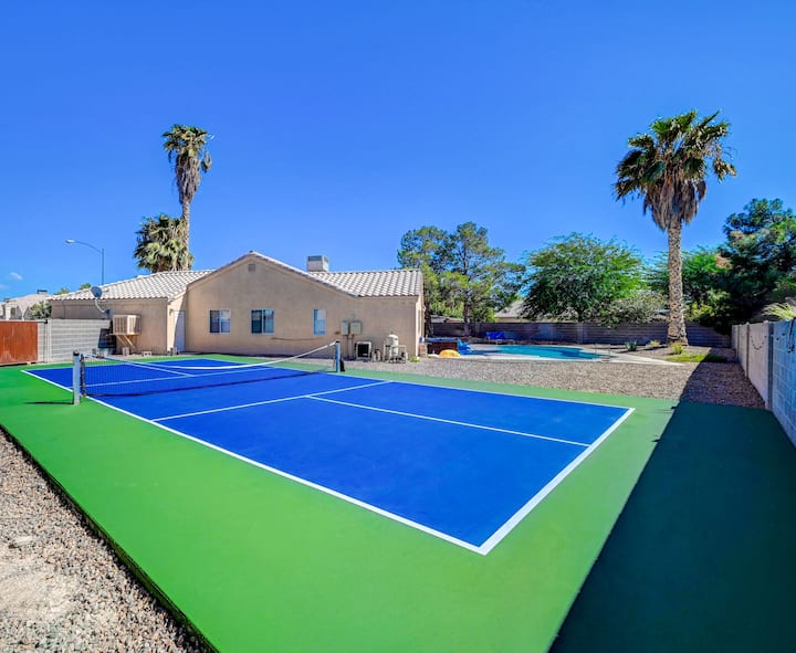 4BR Vegas Oasis: Pool Spa Pickleball Court Houses for Rent in 4BR Vegas Oasis: Pool Spa Pickleball Court Houses for Rent in