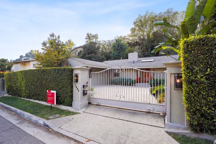 Luxury Bel Air Villa 3BD with pool gallery image 2