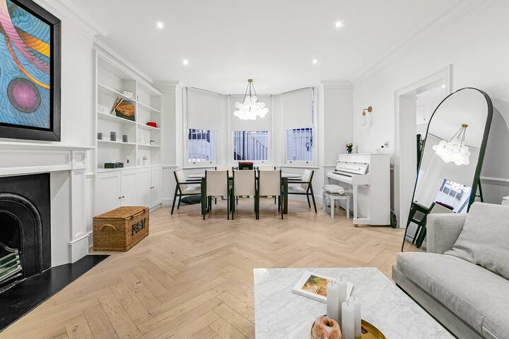 Knightsbridge 3-Bed | Next To Harrods with Patio gallery image 2