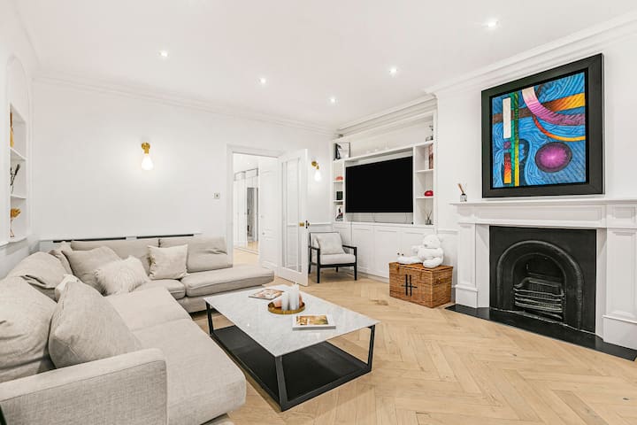Knightsbridge 3-Bed | Next To Harrods with Patio
