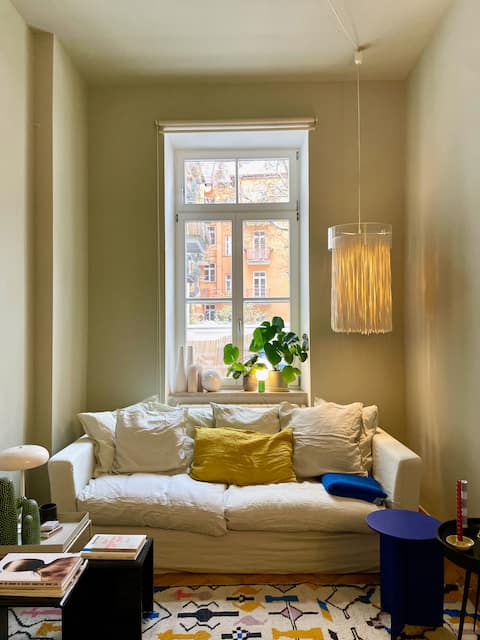 Leistungsstarkes Airbnb: Beautiful old building apartment in Sendling in München