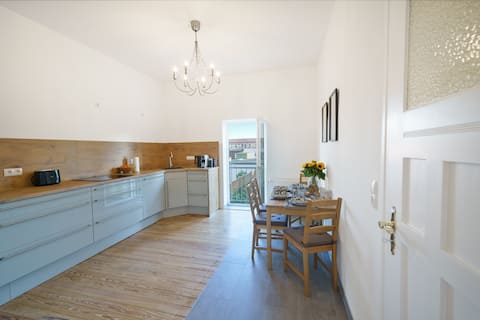 4+1* | MA | PFALZ | A61 | ÖPNV | Parking&Terrasse