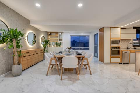 Opulent and Luxury 4 Bedroom