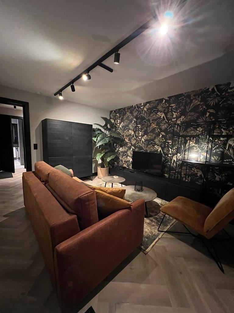 Luksuzni kauč na razvlačenje za 2 osobe. Veličina 1,60x2,00 mtr