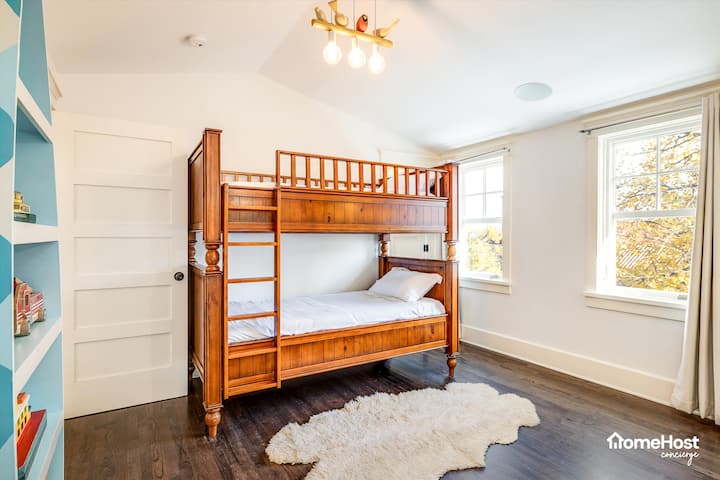 Dormitorio 3: literas individuales, baño privado compartido con el dormitorio 2