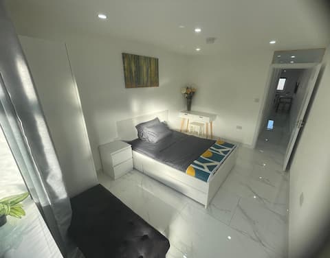 Newly built modern two bedroom flat