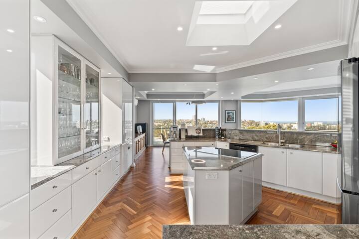 Seabreeze – Beach House w/ Pool gallery image 4