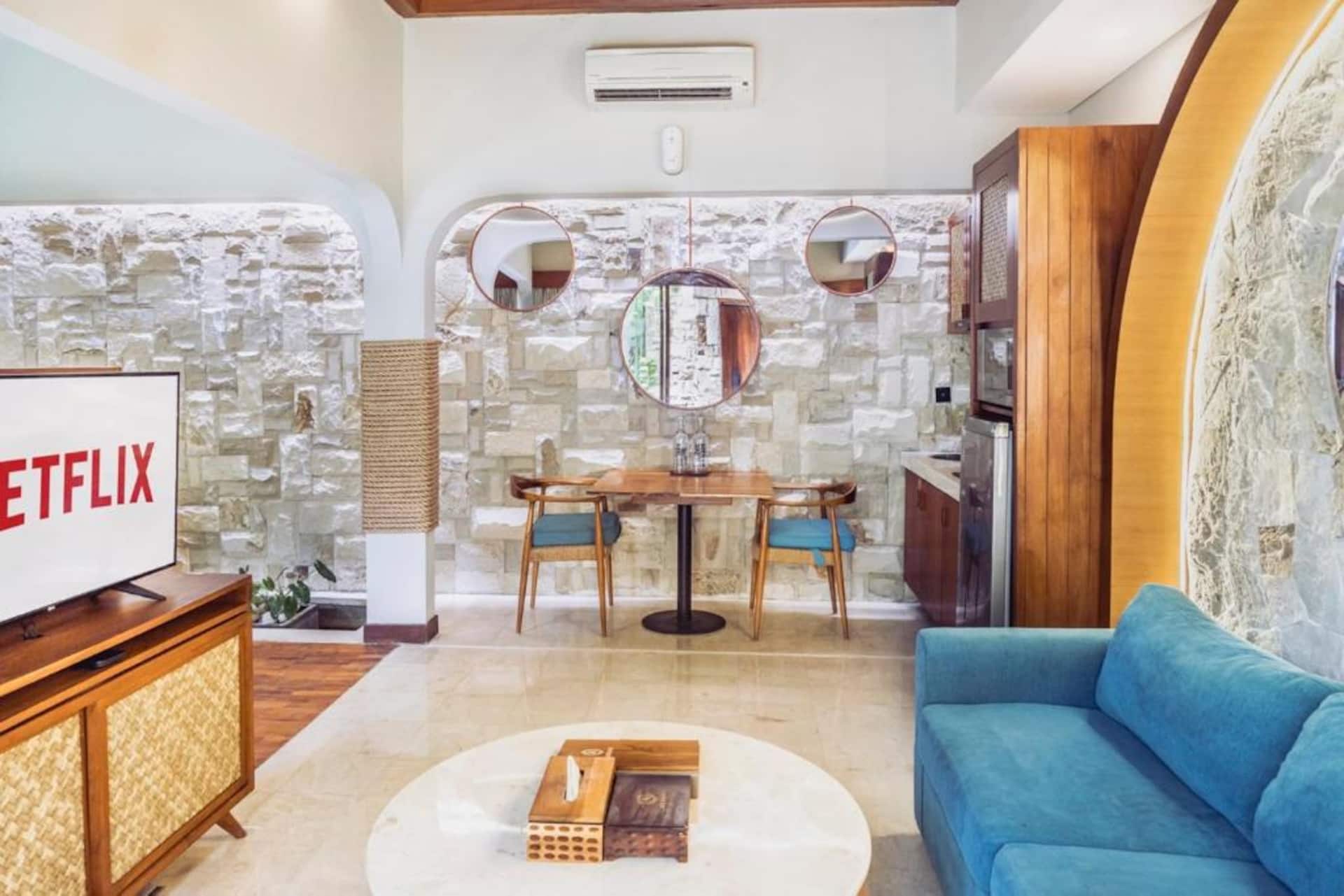 Intimate Poolside Hideaway 1 Bedroom Private Villa in Seminyak 2