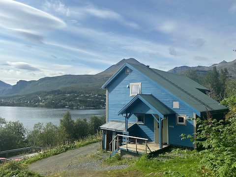Lyngen Blue House 4 bedrooms