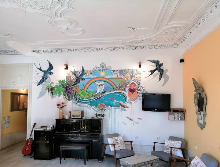 Wine Hostel - 6 Bed Mixed Dorm Ensuite
