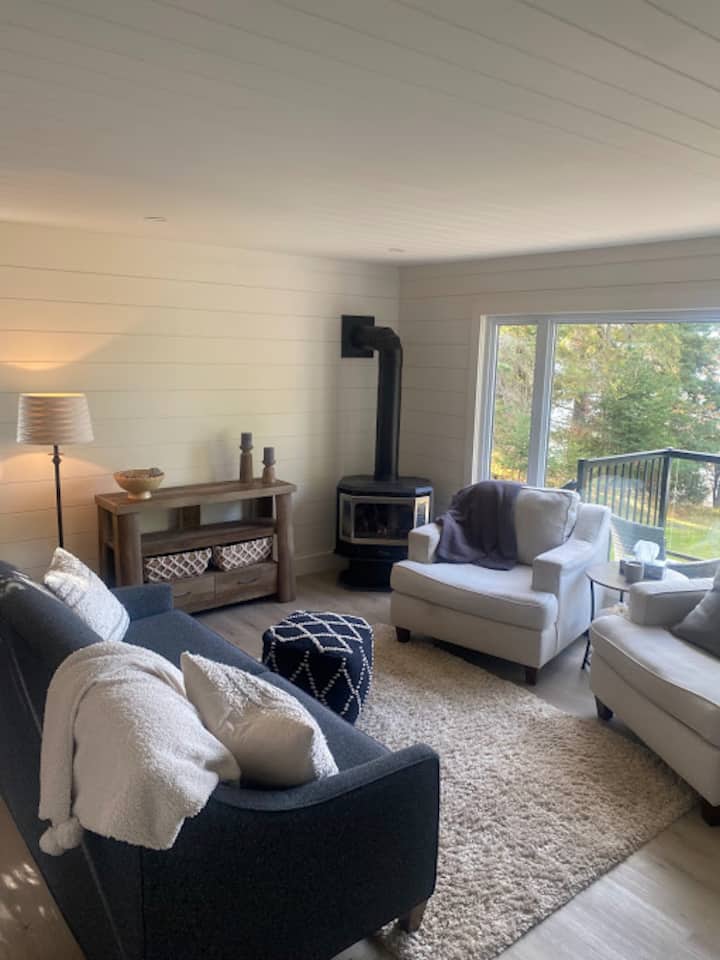 Cozy Cottage On Mary Lake - Huntsville