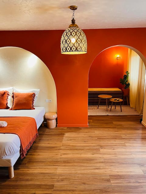 The Marrakech Suite, Balneo & Parking