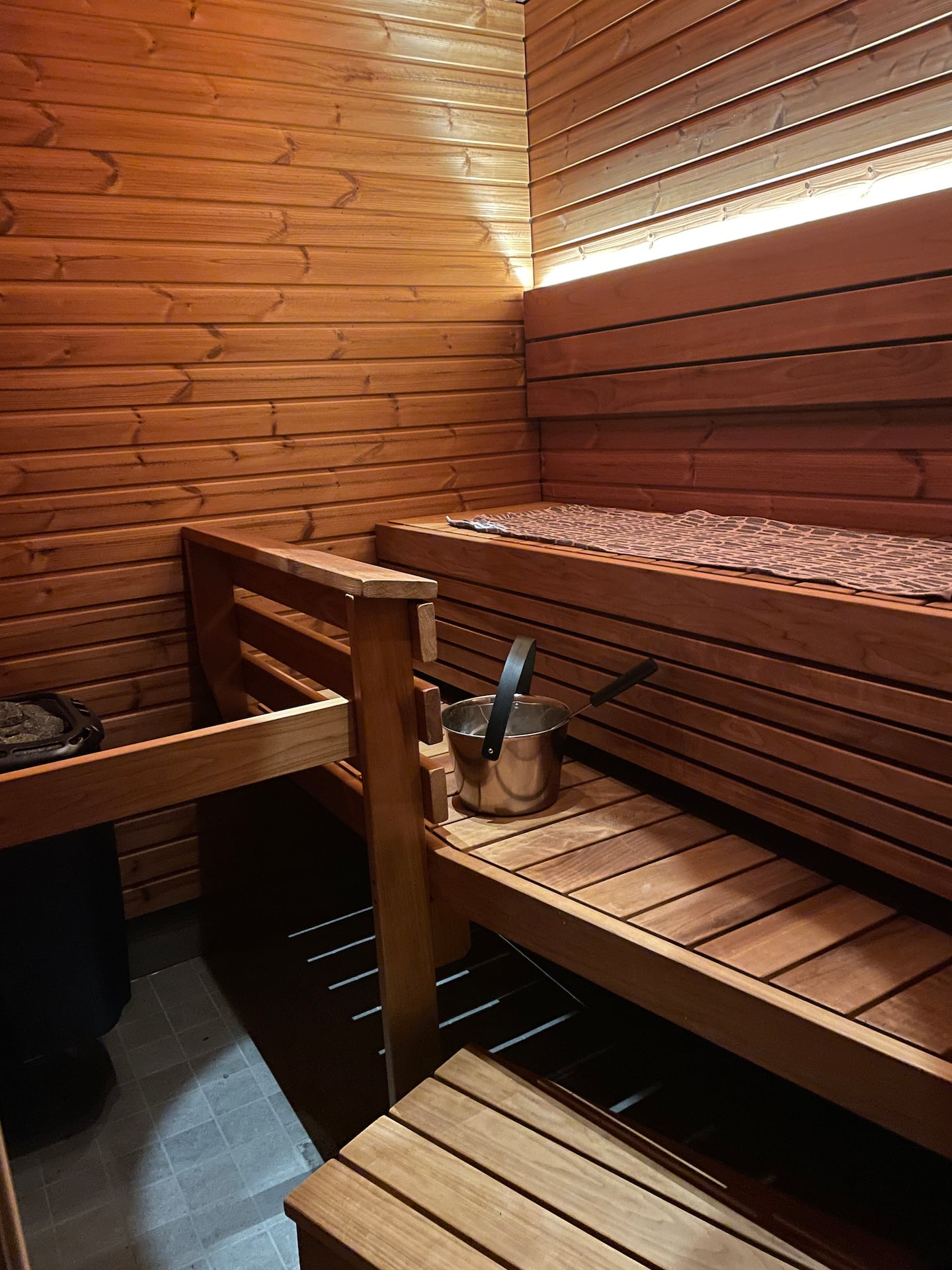Saunallinen Asunto Autokatoksella  (Latauspistoke) 5