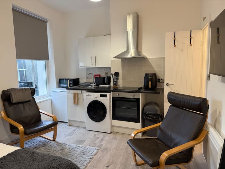 Cosy Studio Flat Central Colwyn Bay F2 - Colwyn Bay