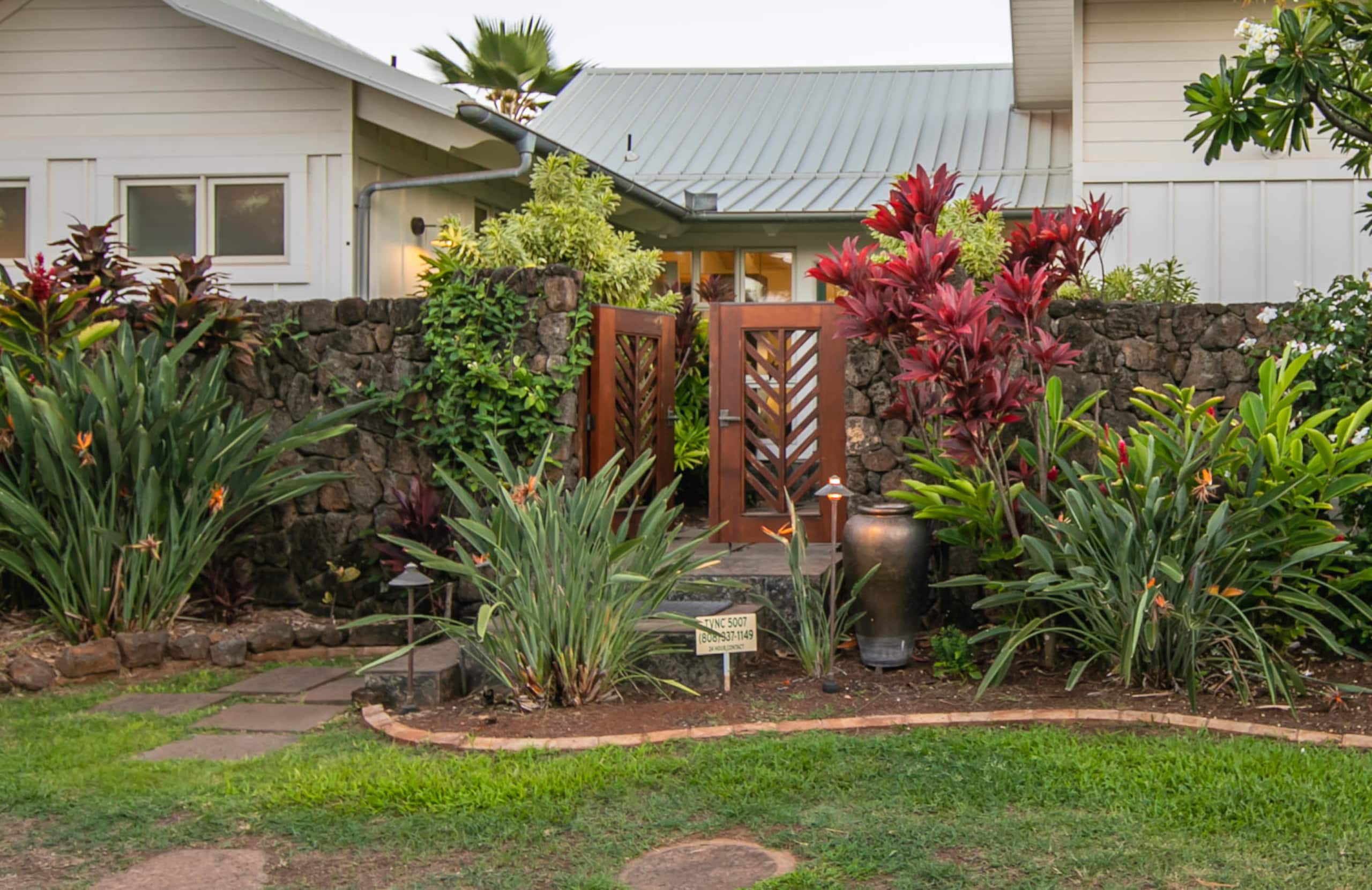 Home in Kekaha · ★5.0 · 3 bedrooms · 3 beds · 3.5 baths - Photo 14